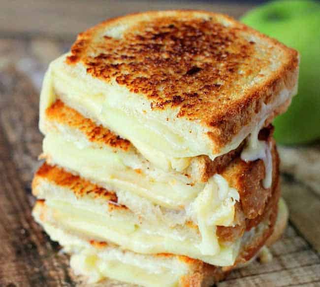 Apple-Gouda-Grilled-Cheese-3_thumb