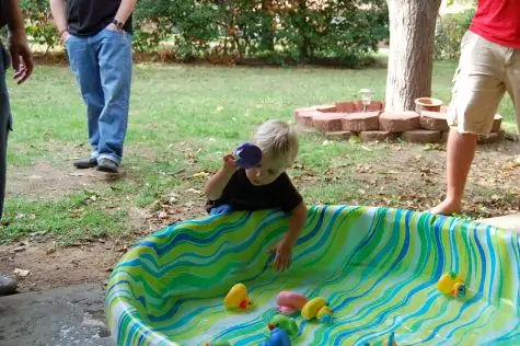 Creative Uses for a Kiddie Pool at a Party 