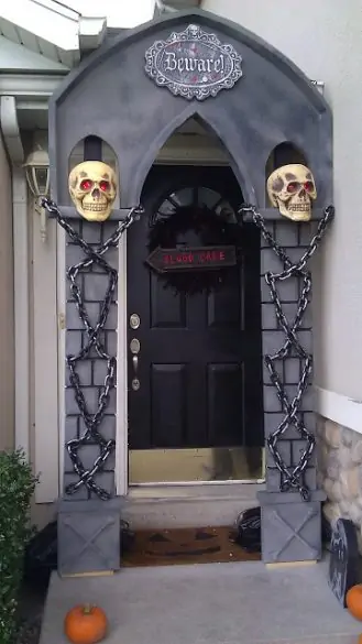 Halloween door decorations 