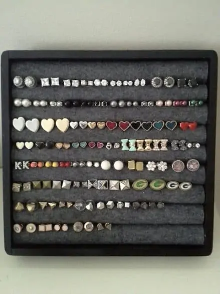 Let's make it lovely: DIY Ear Studs Organizer Under $2.5 !