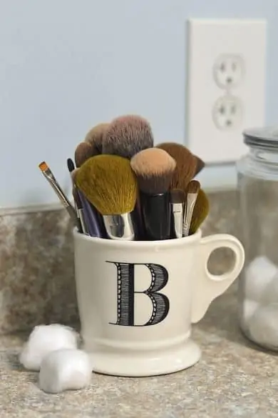 makeup-brush-mug