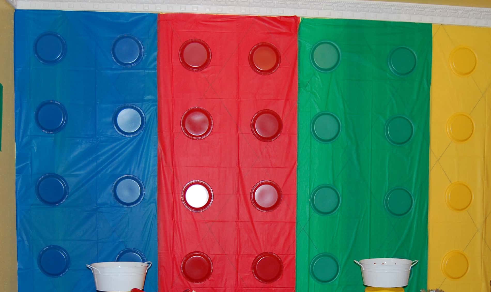 Symphony gå i stå Barry 9 Unconventional Uses for Plastic Tablecloths - The Organized Mom