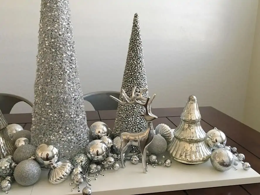 3 Christmas centerpieces using ordinary ornaments