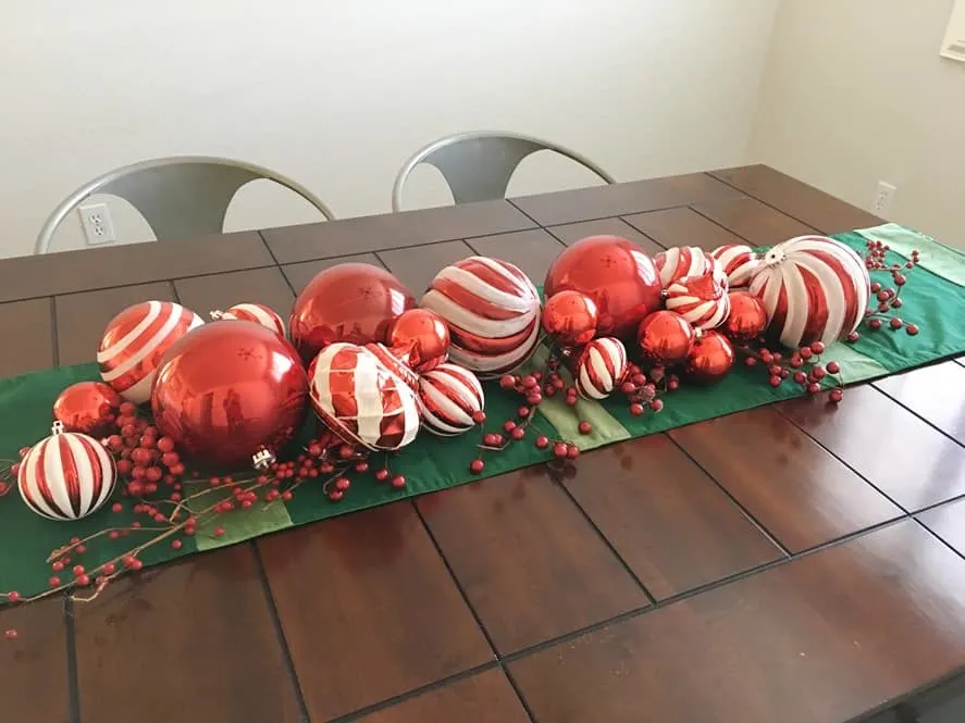 3 Christmas centerpieces using ordinary ornaments