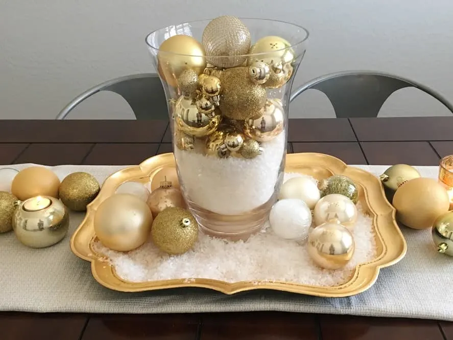 3 Christmas centerpieces using ordinary ornaments