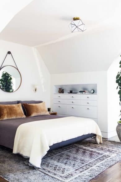 master bedroom white walls 