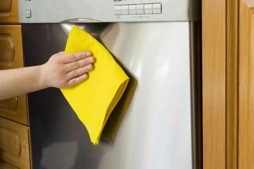 cleaning dishwasher