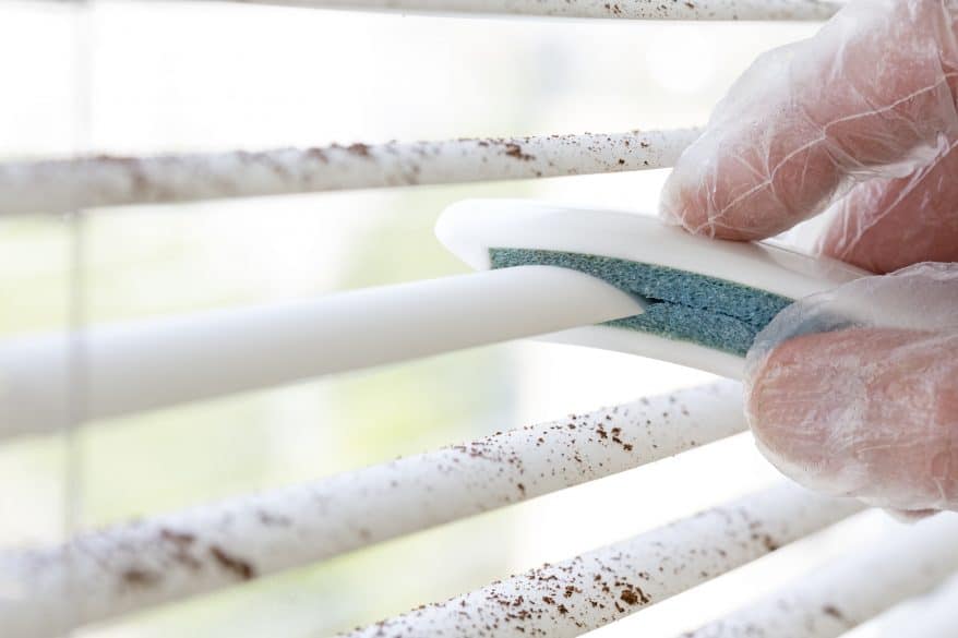 cleaning blinds