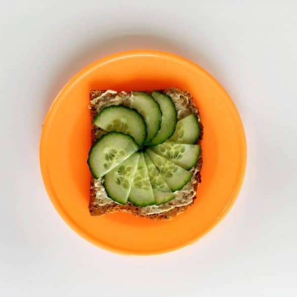 cucumber hummus toast