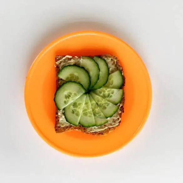 cucumber hummus toast