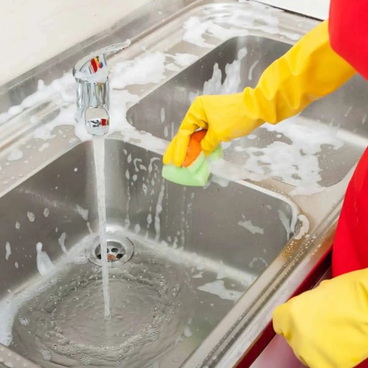 how to clean kitchen sink