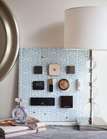 makeup magnet board