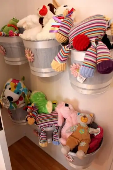 store stuffed animals