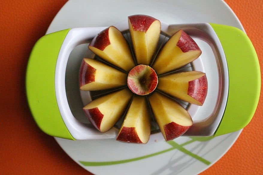 sliced apples