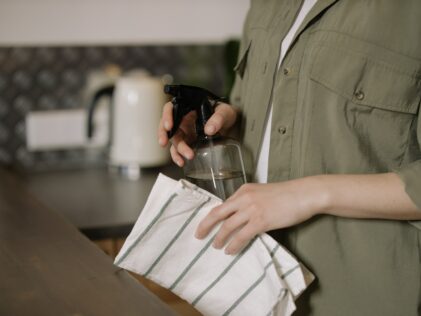 Spray-Bottle how to clean kitchen cabinets