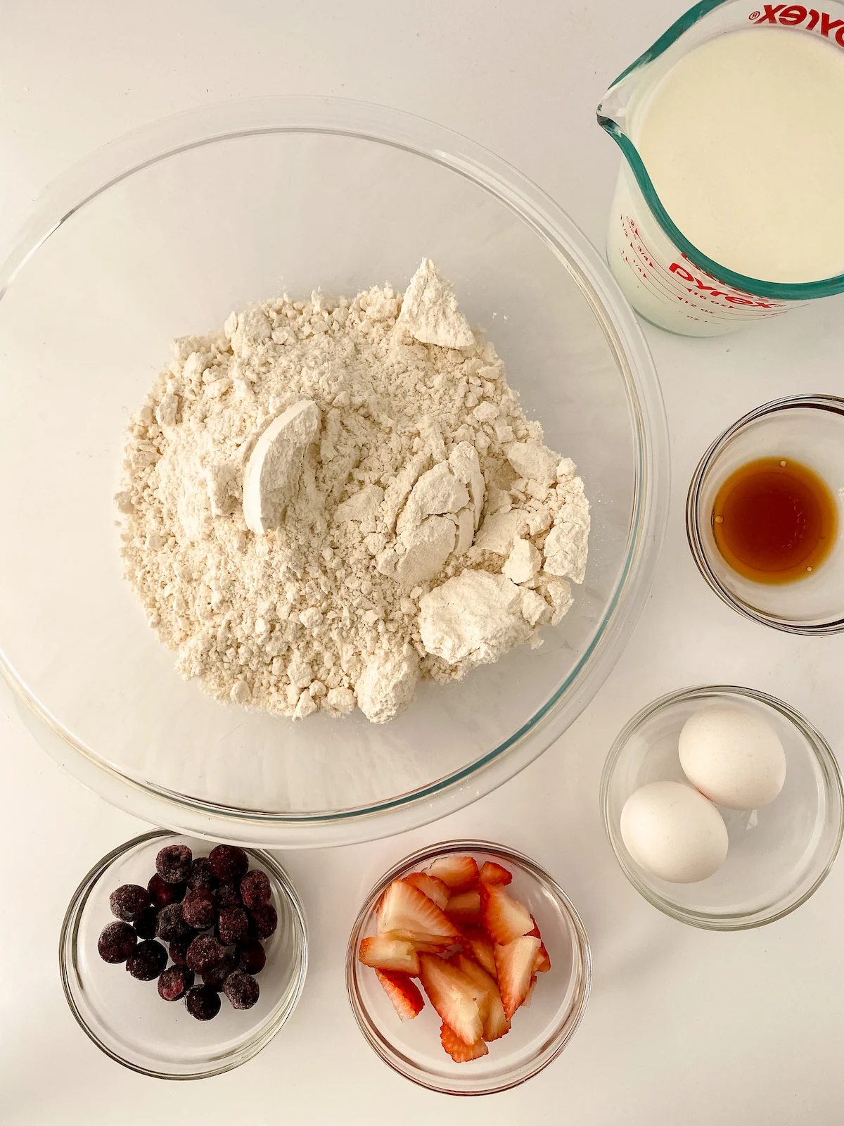 ingredients for sheet pan pancakes Made with bisquick