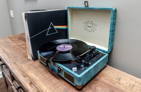 record player Valentine's Day Gift Ideas for Your Partner