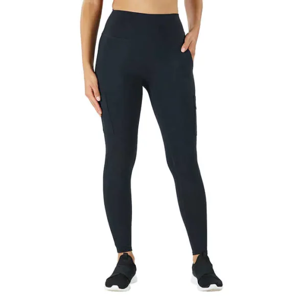 A lady wearing black Spyder leggings.